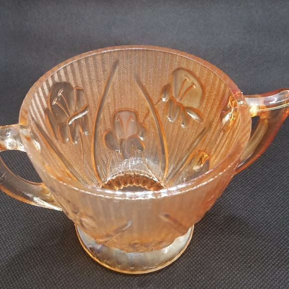 Jeannette Iris and Herringbone Vintage Iridescent Sugar bowl with lid - Picture 7 of 11